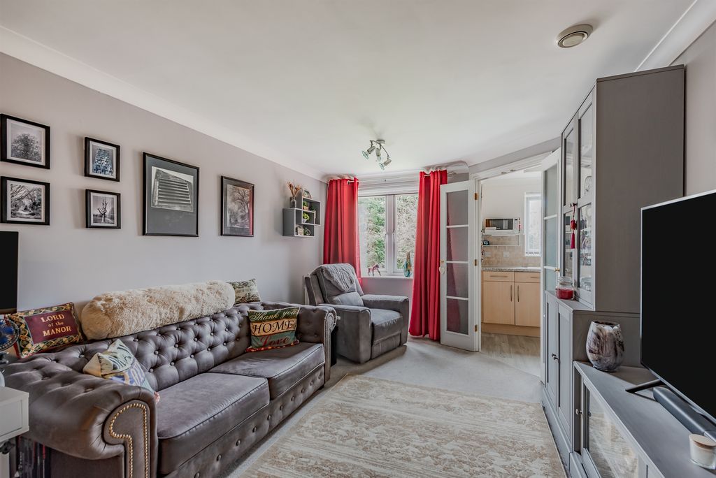 Property photo 3 of 10