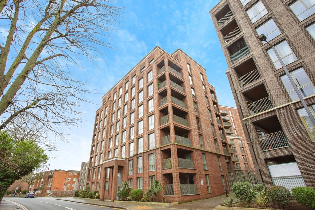 Property photo 1 of 9