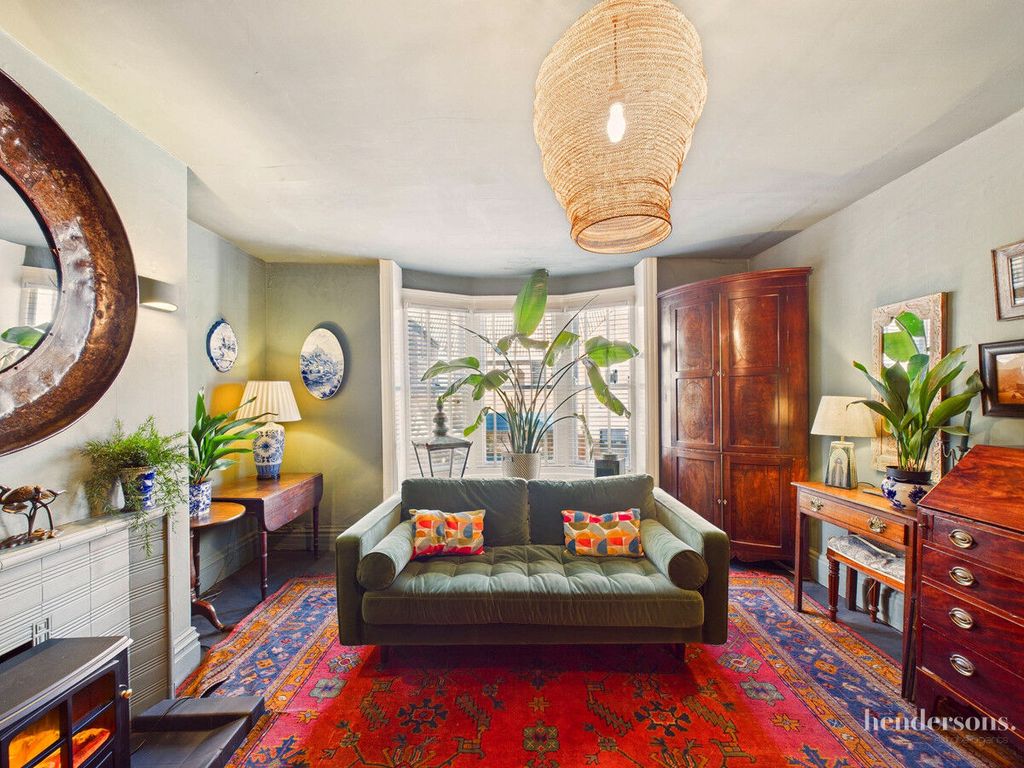 Property photo 3 of 33