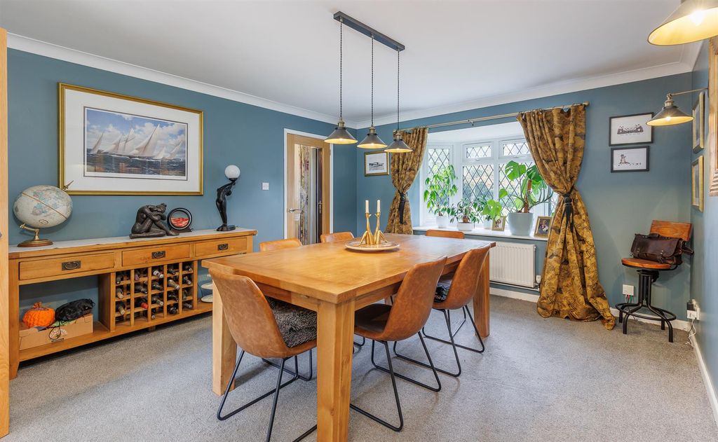 Property photo 3 of 33