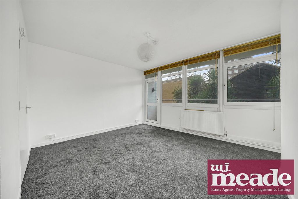 Property photo 2 of 12 Reception