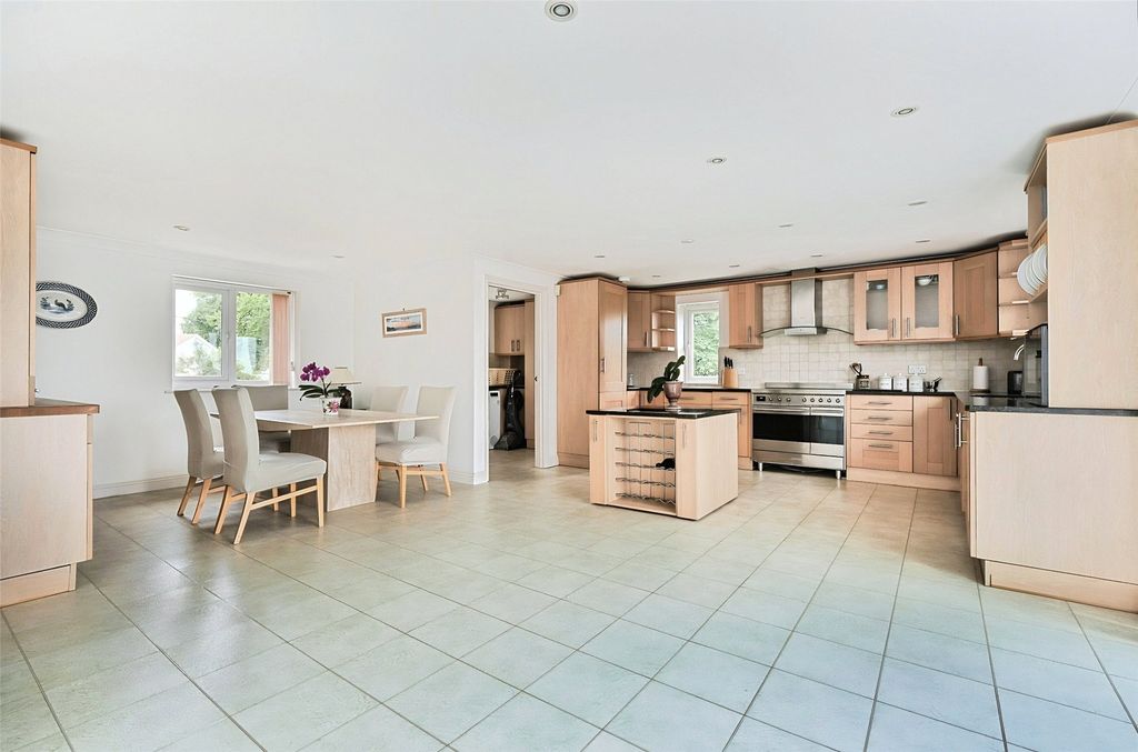 Property photo 2 of 32 Kitchen/Dining