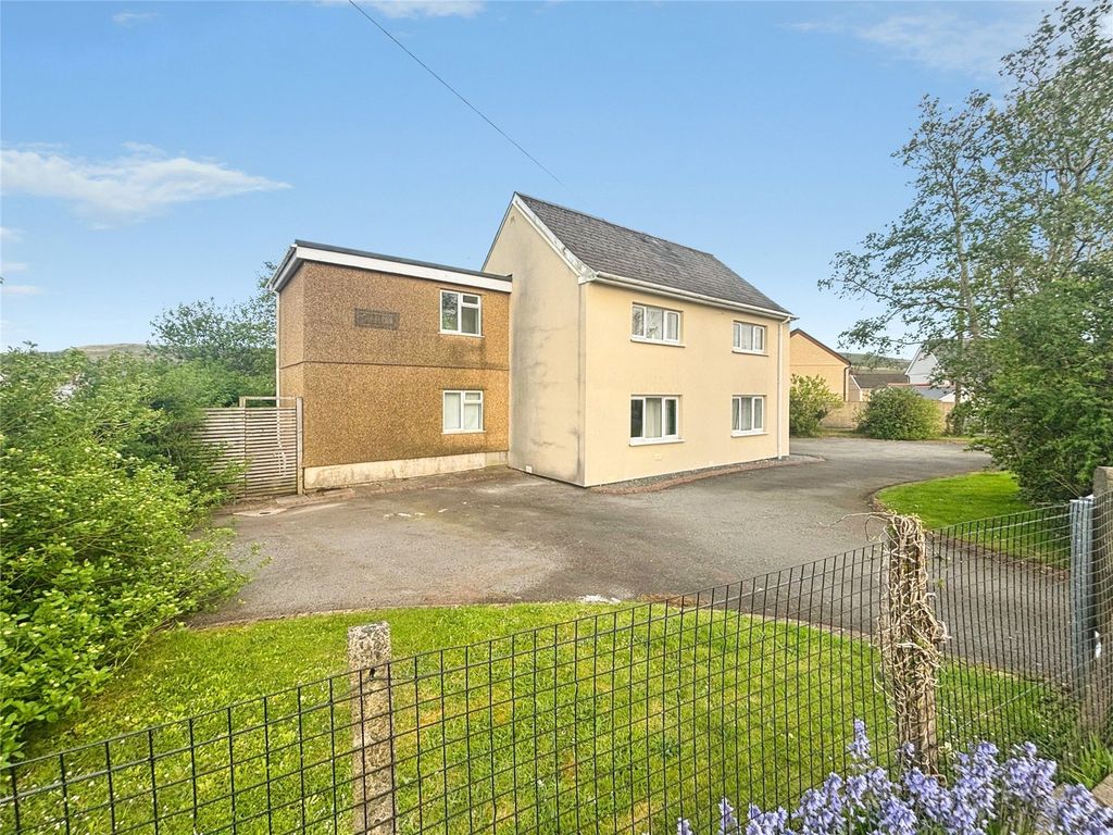 Property photo 1 of 21 Picture No. 23