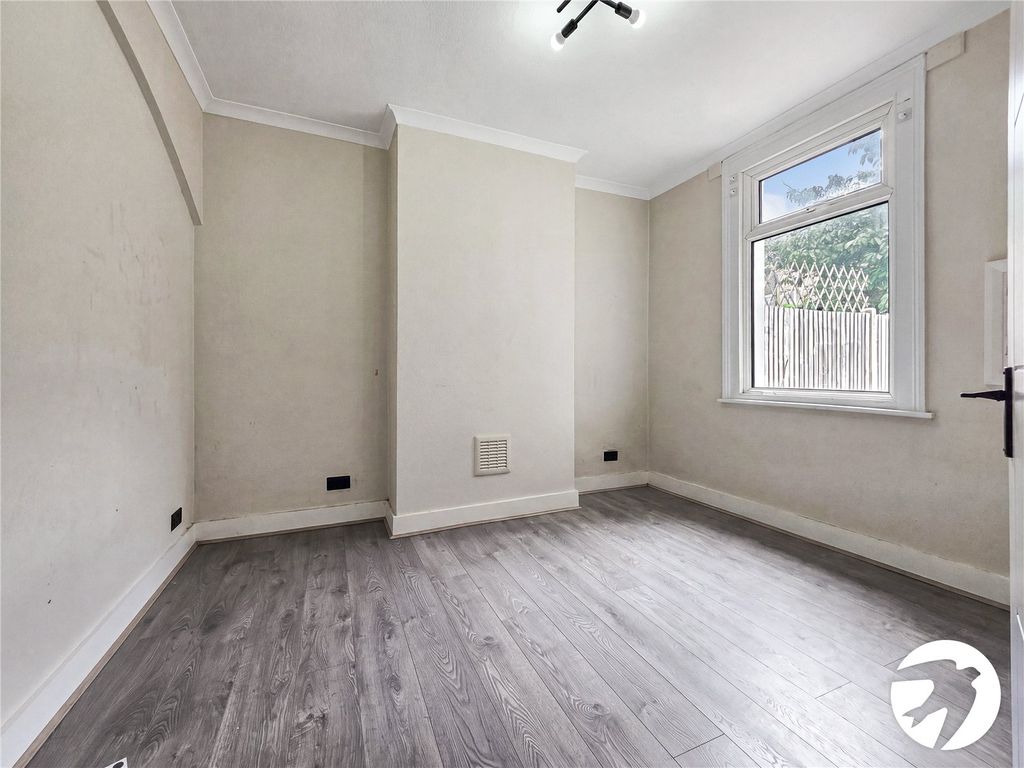 Property photo 3 of 10 Picture No. 05