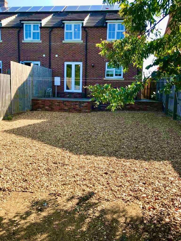 Property photo 2 of 13 Garden