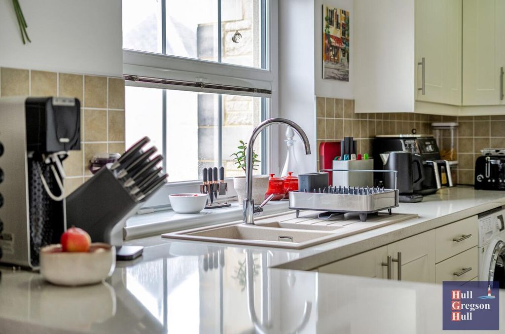 Property photo 2 of 20 c76dab9F-945d-4ce5-B898-0A76c88Bfd4F.Jpg