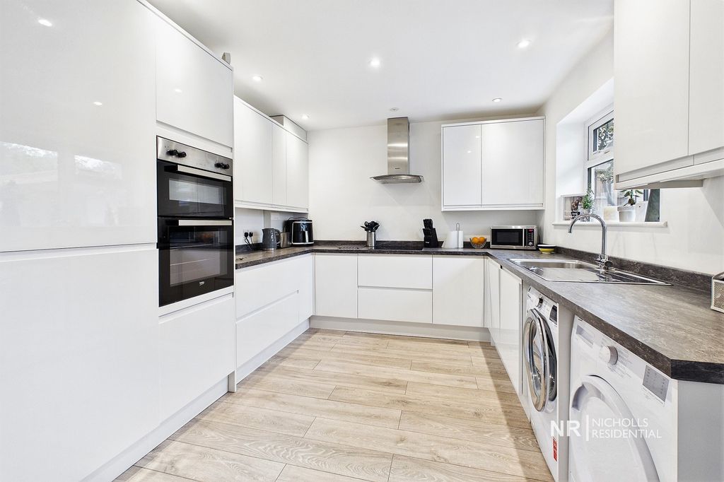 Property photo 2 of 26 Kitchen