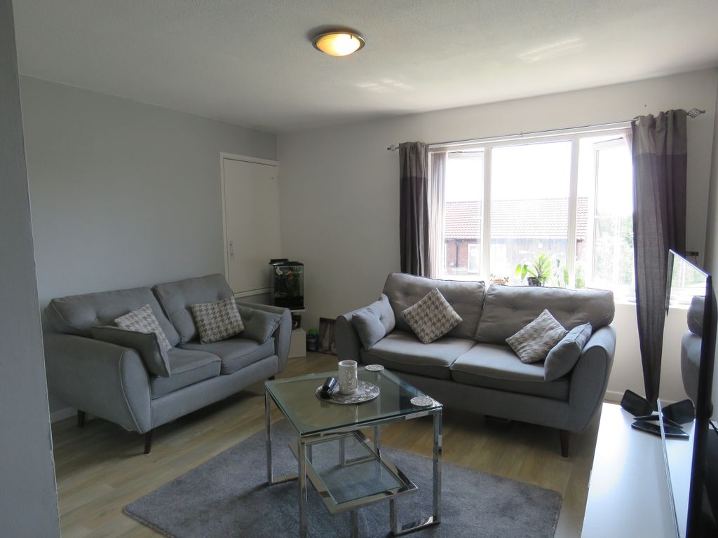 Property photo 2 of 12 Lounge