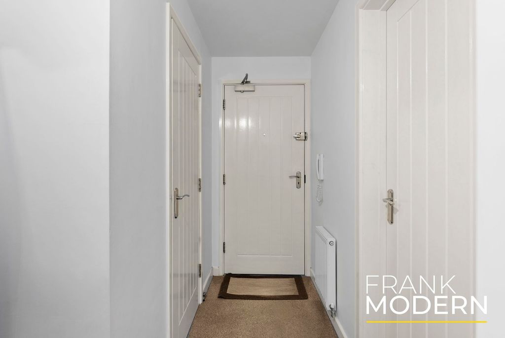 Property photo 2 of 13 Hall