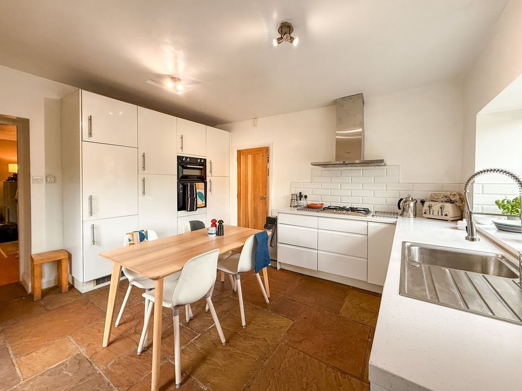 Property photo 2 of 23