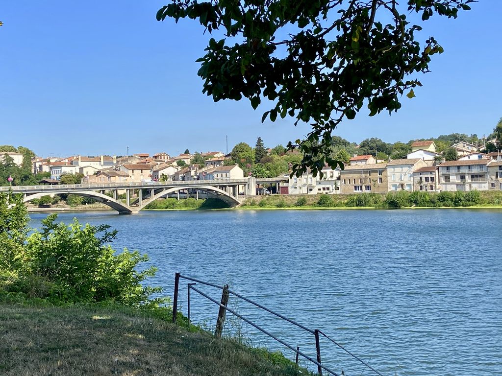 Property photo 2 of 21