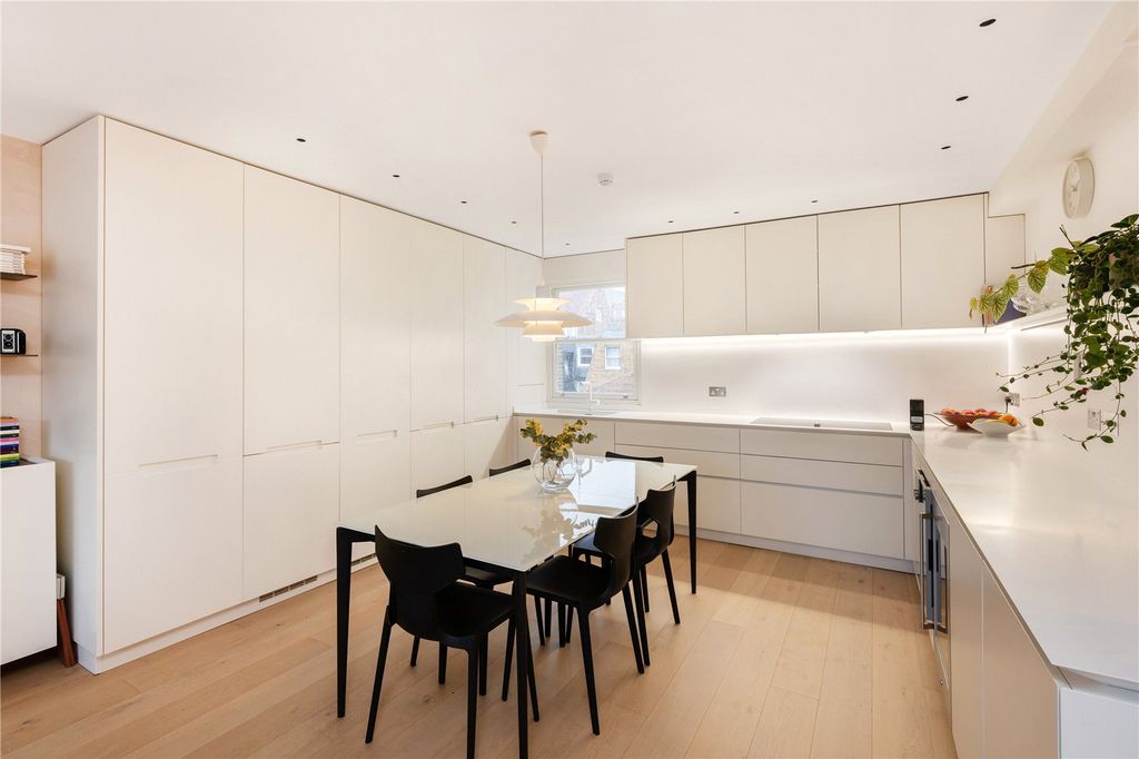 Property photo 3 of 23 Picture No. 04