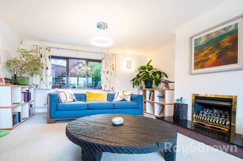 Property photo 2 of 54