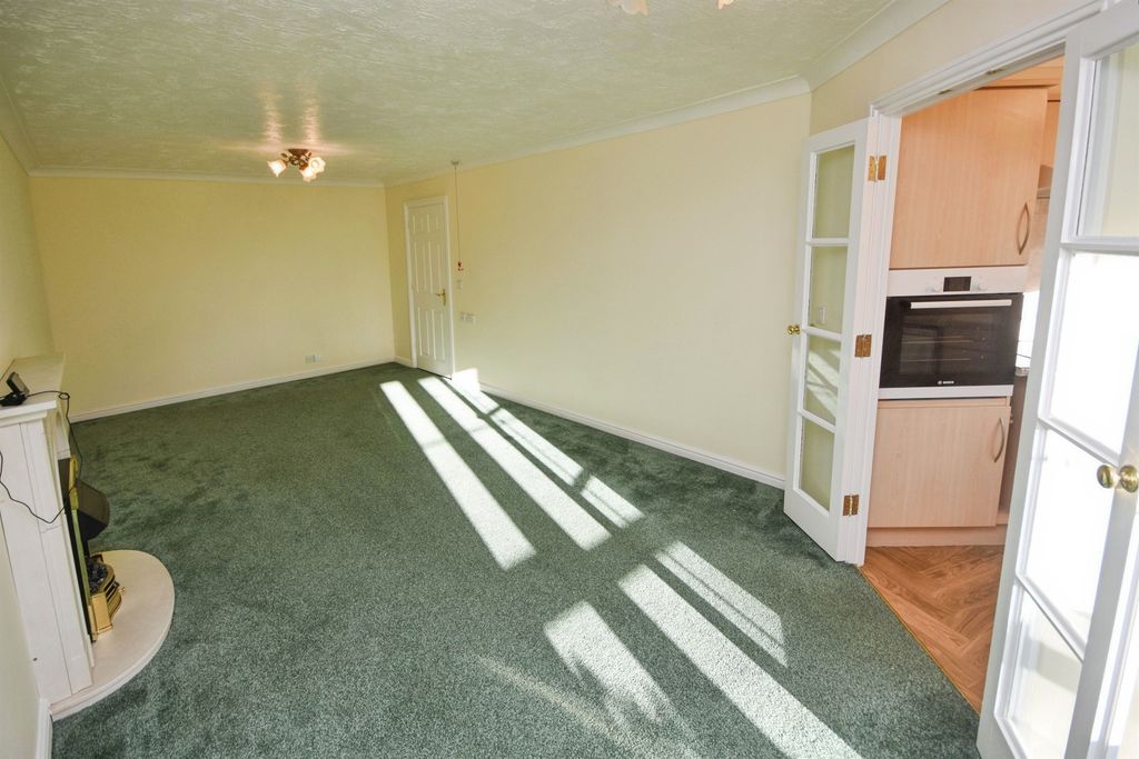 Property photo 2 of 19