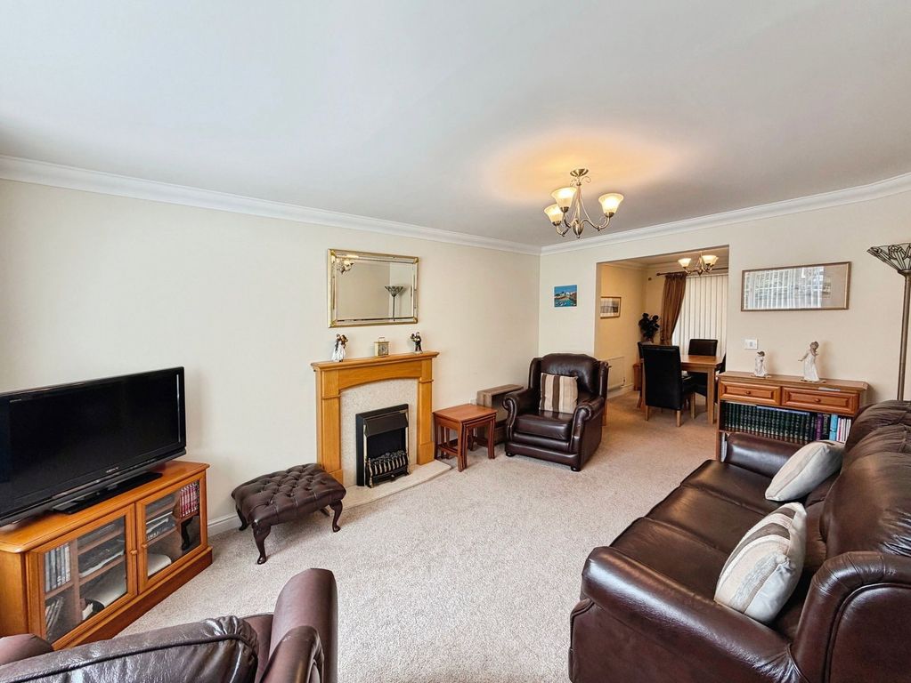 Property photo 2 of 26