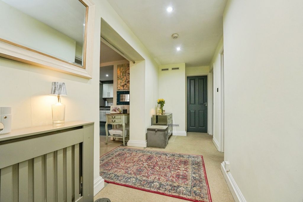 Property photo 3 of 12 Pbox-Img.Jpg