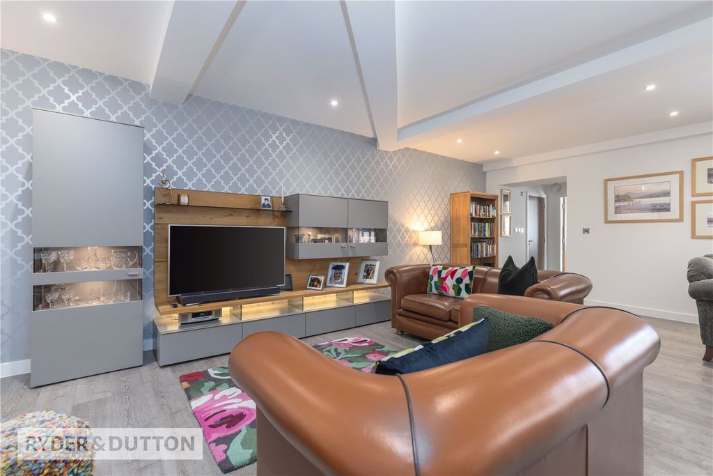 Property photo 1 of 29 Picture No. 05