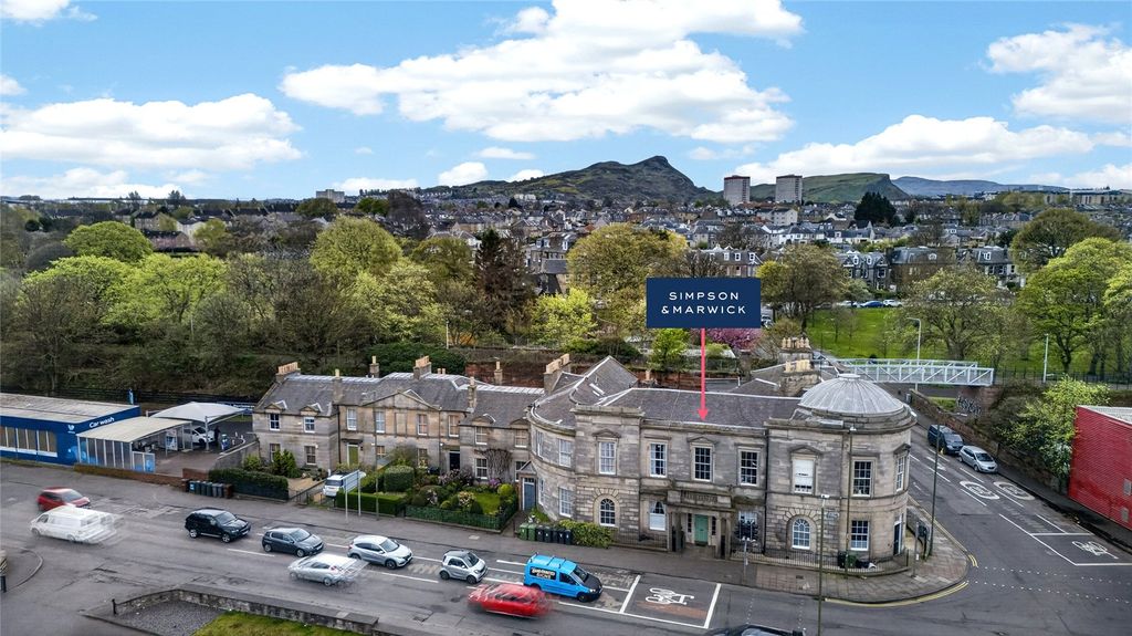 Property photo 3 of 19 2Gf Seafield Road