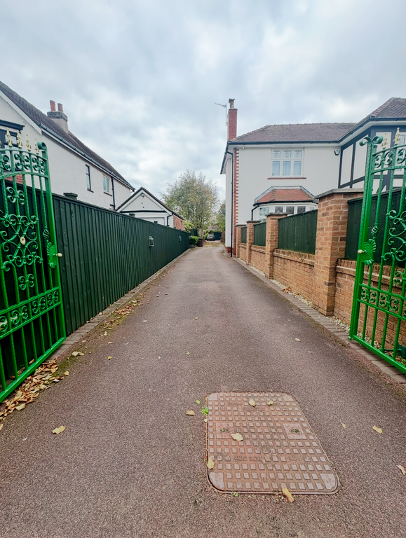 Property photo 2 of 27