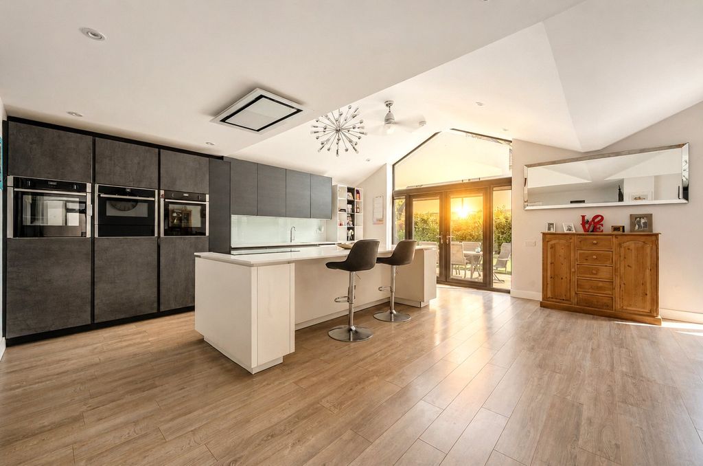 Property photo 1 of 27 Picture No. 56