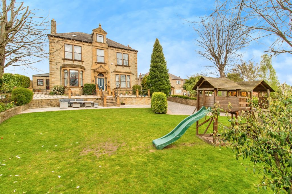 Property photo 1 of 17