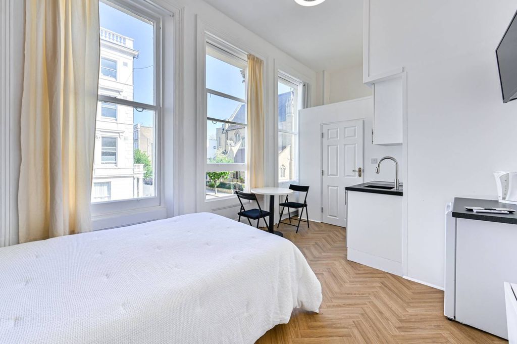 Property photo 2 of 5