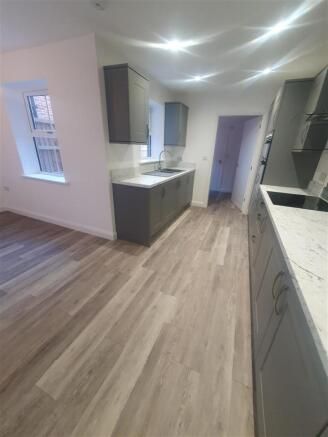 Property photo 3 of 6 Kitchen