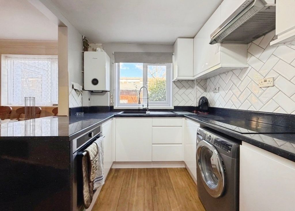 Property photo 3 of 14 Picture No. 06