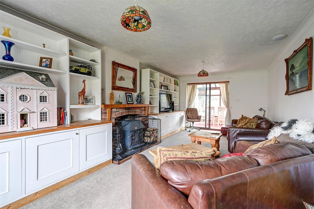Property photo 3 of 30 Lounge 1.Jpg