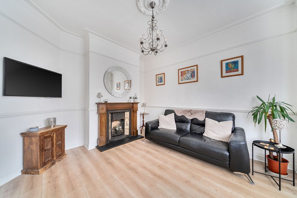 Additional image 7 of 3 bed detached house for saleOakdale Road, Weybridge KT13