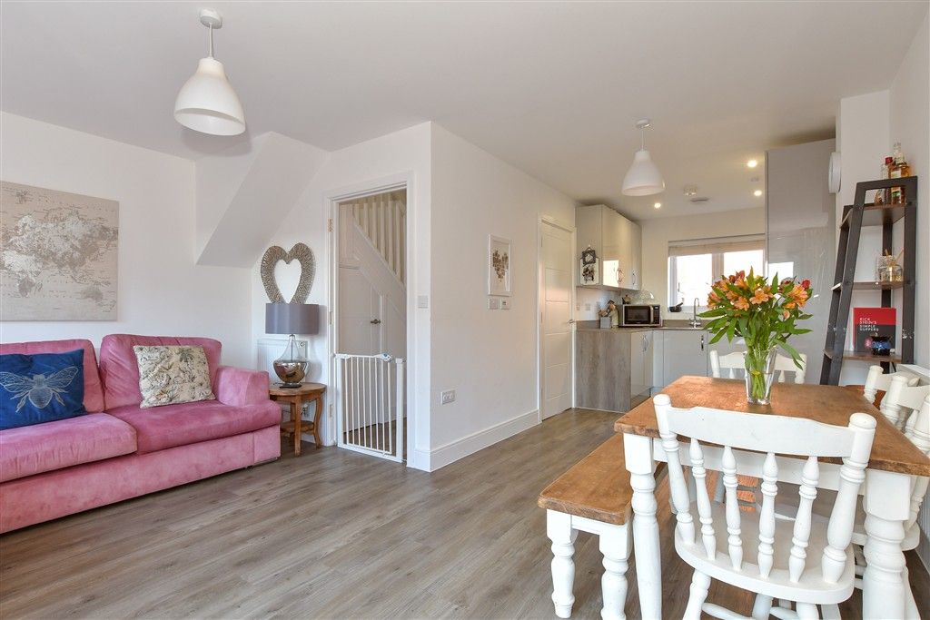 Property photo 1 of 11 Lounge