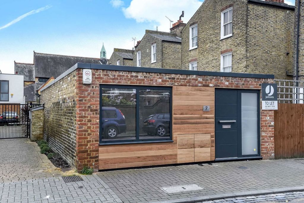 Property photo 1 of 5