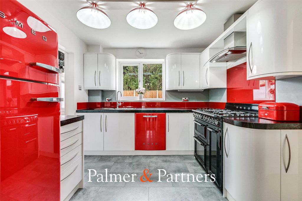 Property photo 3 of 23 Picture No. 15