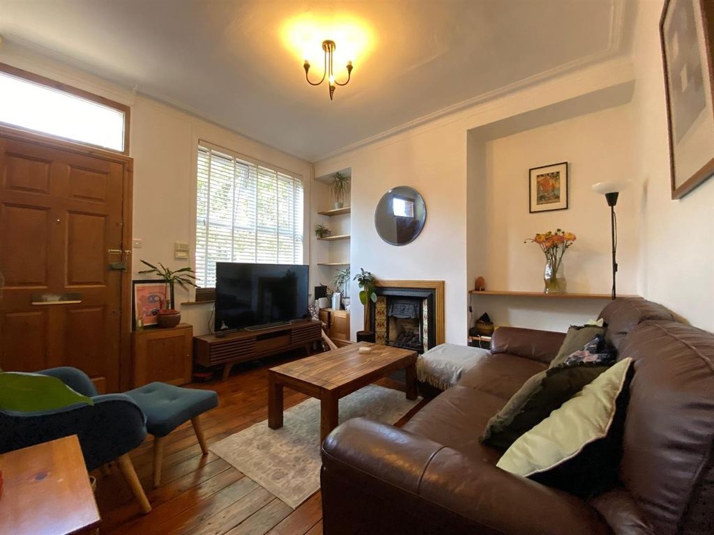 Property photo 2 of 10