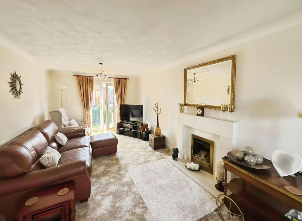 Property photo 2 of 19