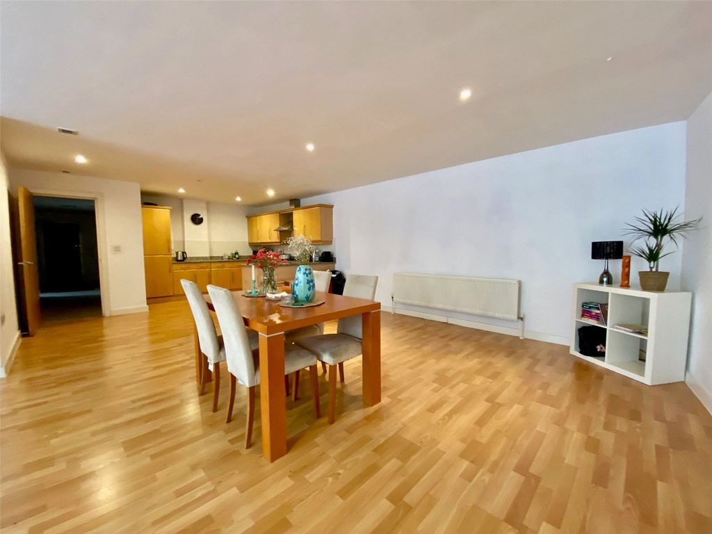 Property photo 2 of 14 Picture No. 31