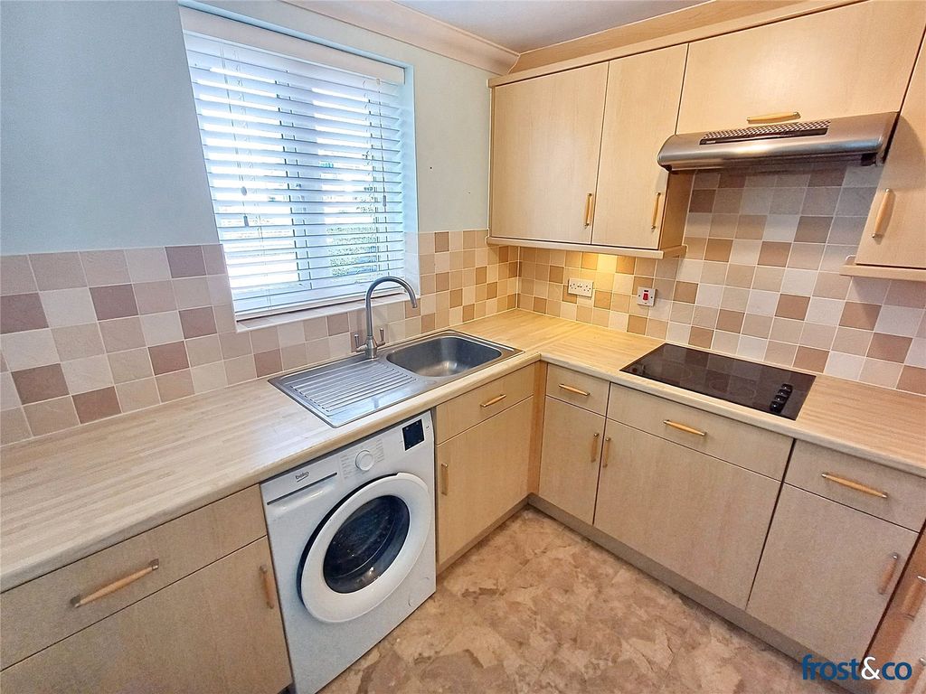 Property photo 3 of 14 Kitchen