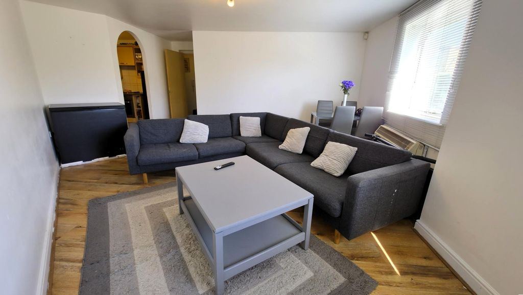 Property photo 3 of 14 Lounge Diner