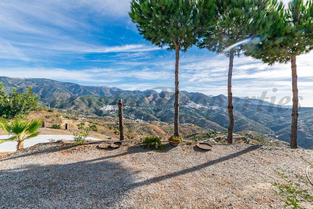 Property photo 2 of 18