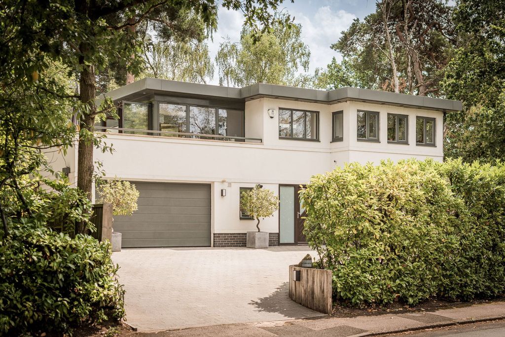 Property photo 1 of 50