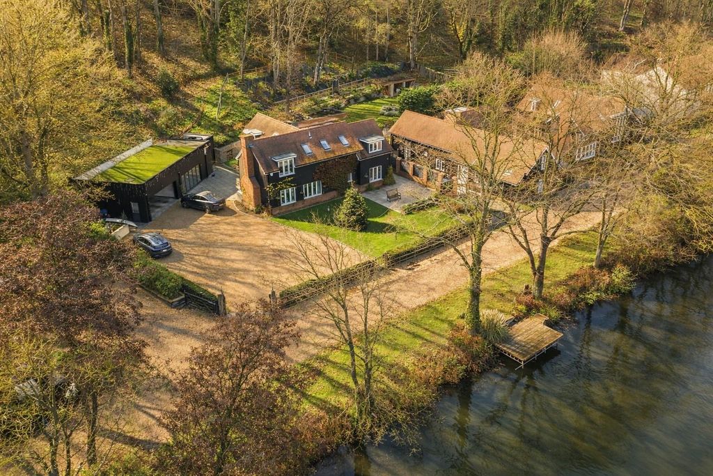 Property photo 1 of 46 Front.Jpg