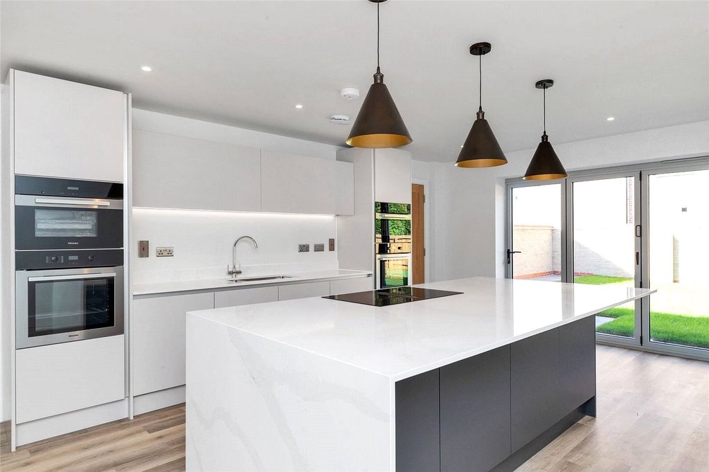 Property photo 3 of 20 Picture No. 07