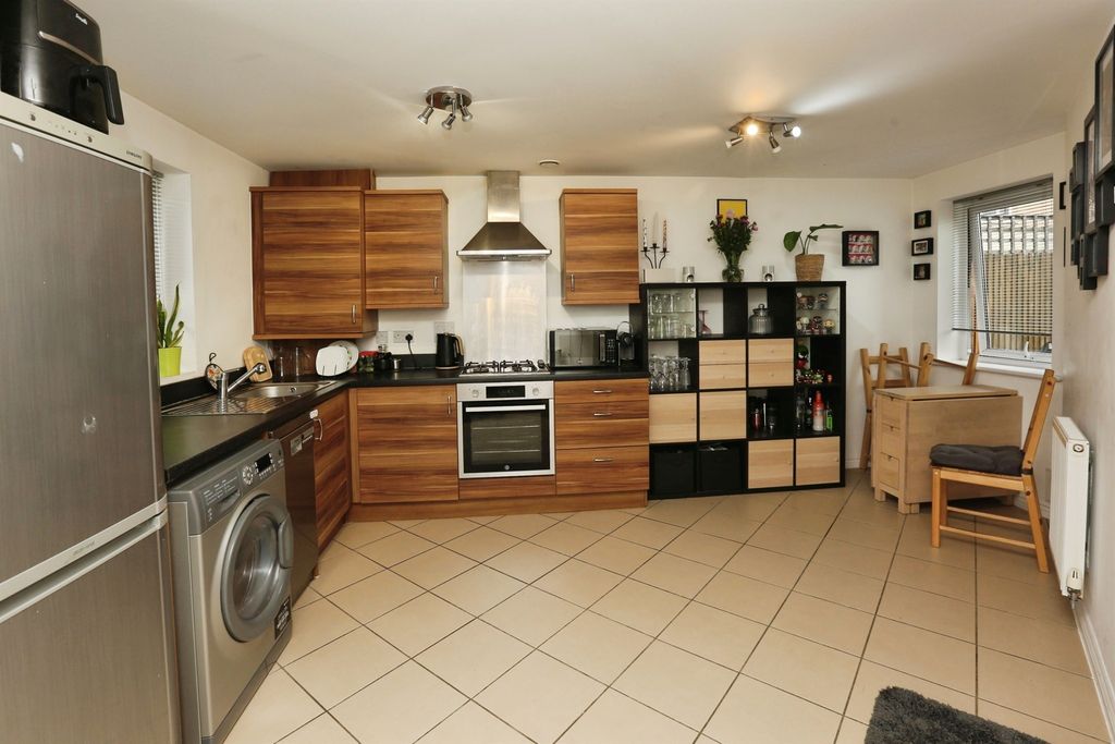 Property photo 3 of 13