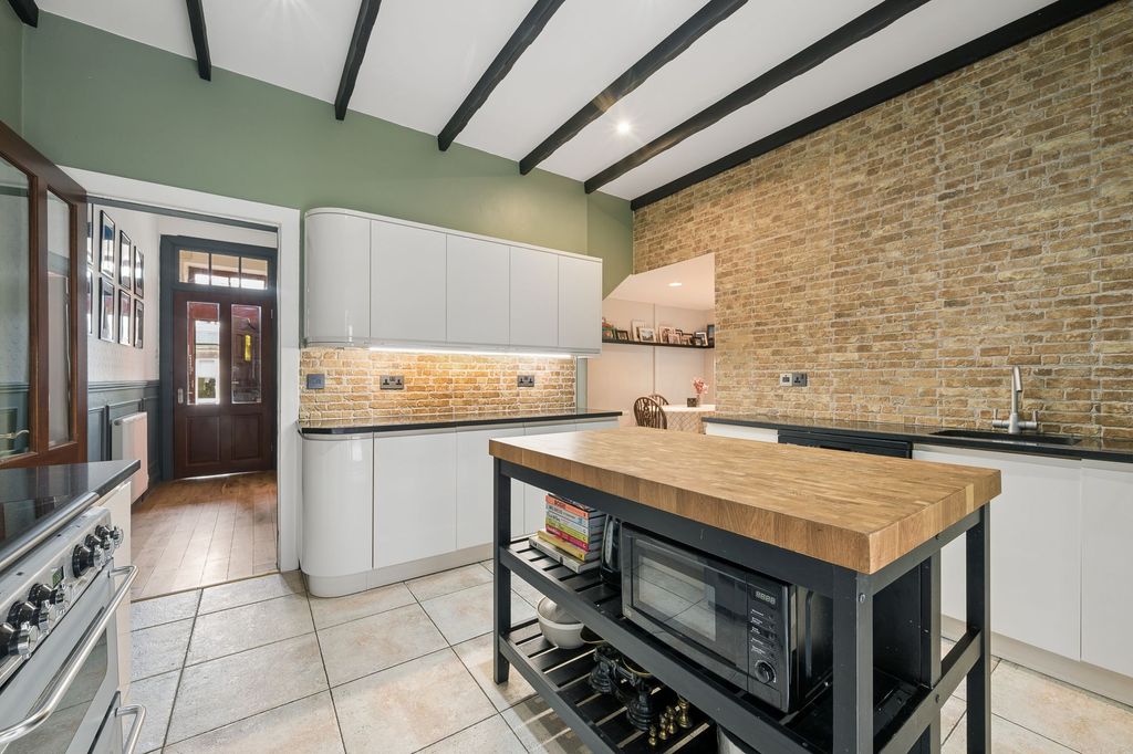 Property photo 3 of 26 Kitchen/ Diner