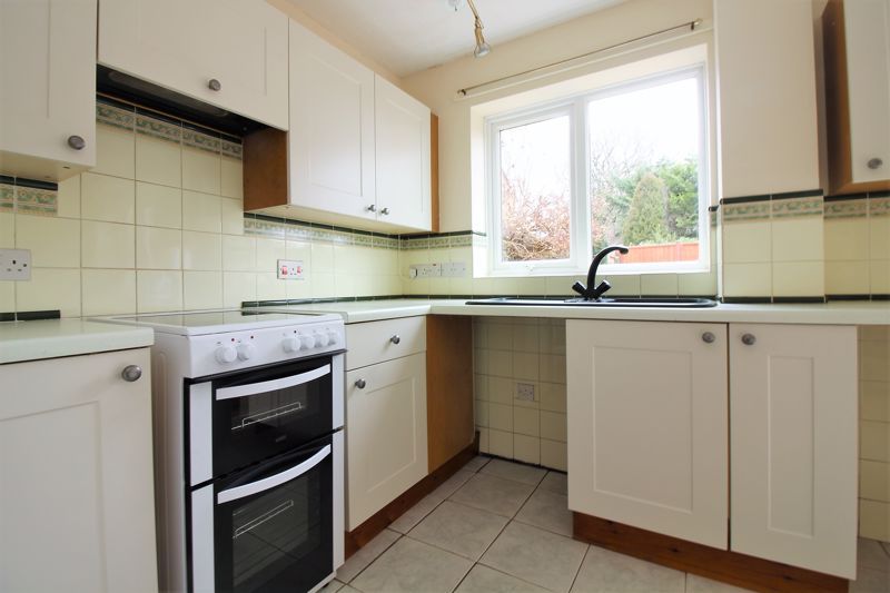 Property photo 2 of 12 Kitchen