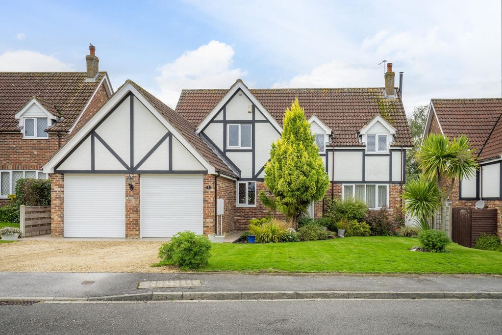 Property photo 1 of 27 Front (Exterior)