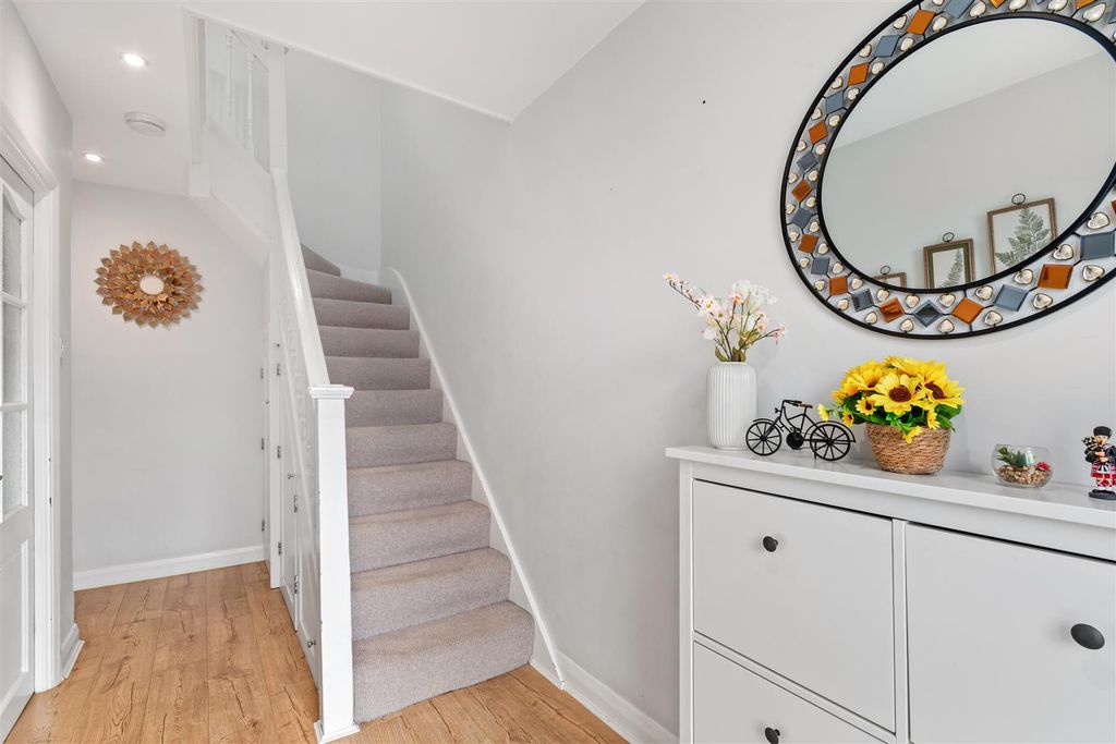 Property photo 2 of 12 Rougemont Avenue