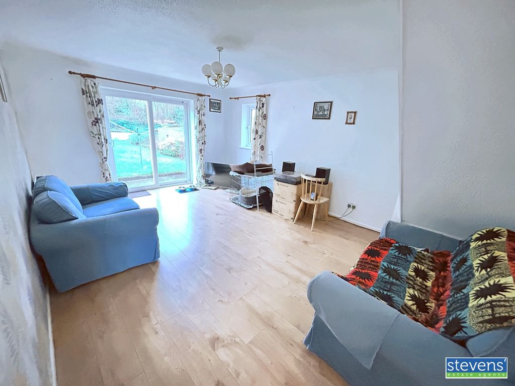Property photo 2 of 10 Image00020