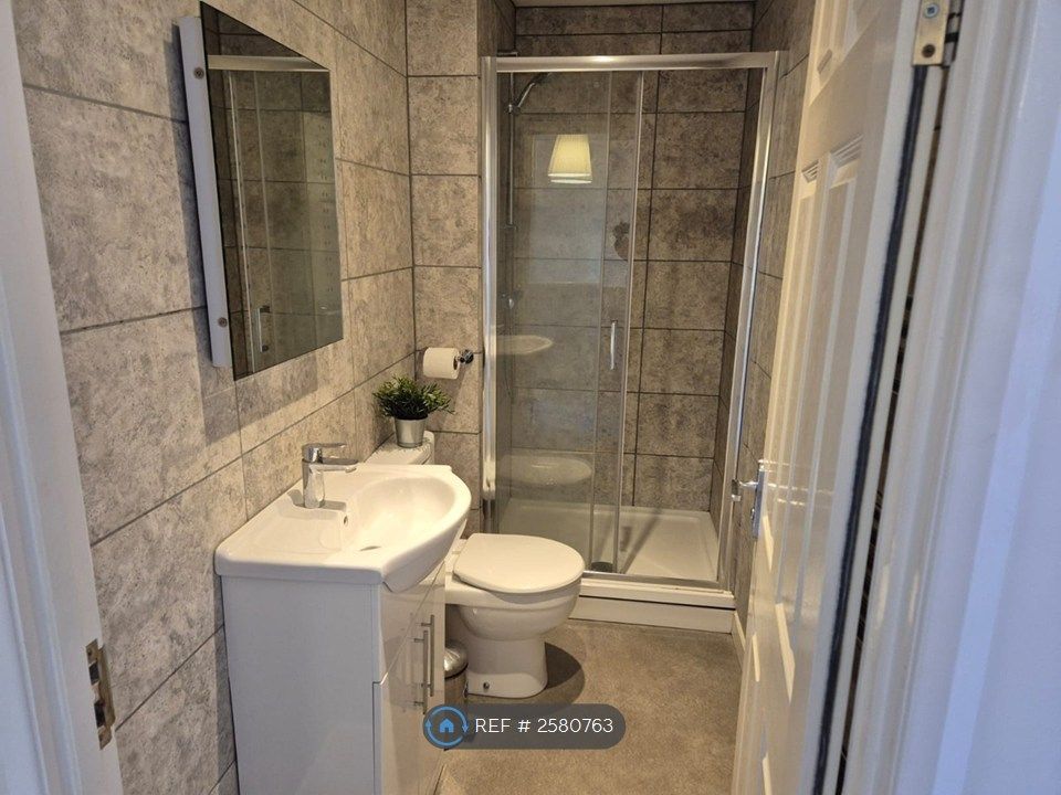 Property photo 2 of 26