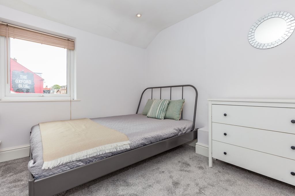 Property photo 3 of 14 Bedroom